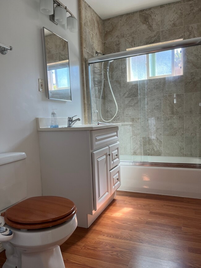 Photo - 511 Broadway St Unit Rear