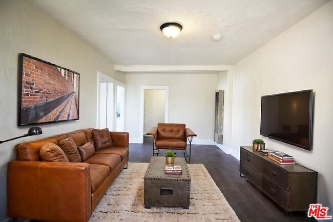 Photo - 566 N Juanita Ave