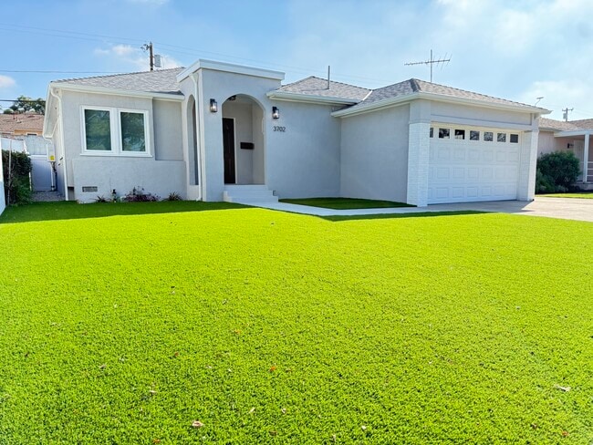 Building Photo - 3702 Somerset Dr