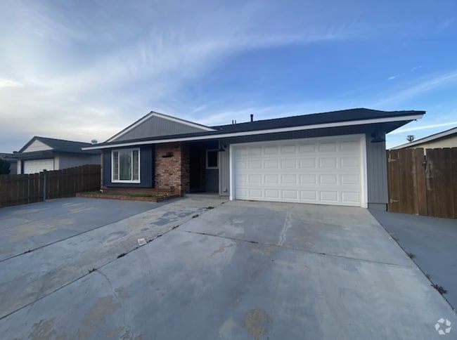 Building Photo - 1810 Thelborn Way Rental