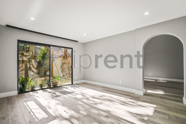 Photo - 16810 Picadilly Ln