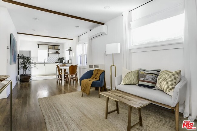 Photo - 619 S Louise St