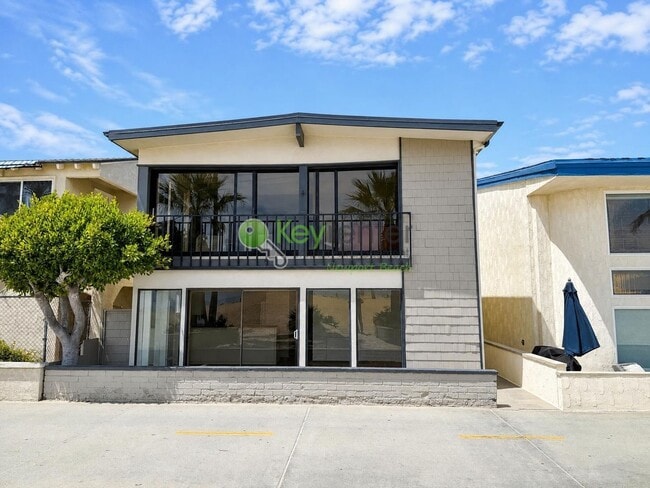 Building Photo - 1510 W Oceanfront Unit A