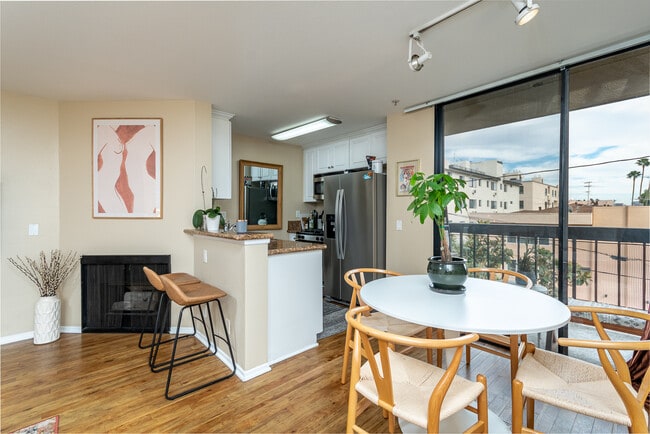 Photo - 7320 Hawthorn Ave Unit 121