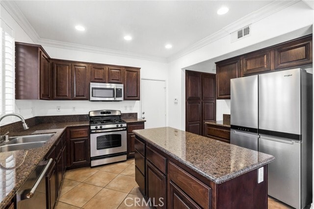 Photo - 279 Sparkleberry Ave