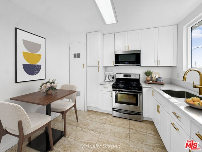 Photo - 211 E 81st St