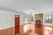 Photo - 520 N Beachwood Dr House