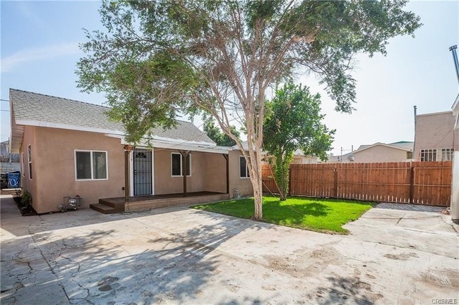 Photo - 712 W 54th St