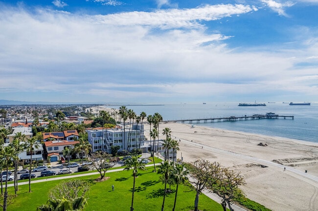 Photo - 16 S 36th Pl