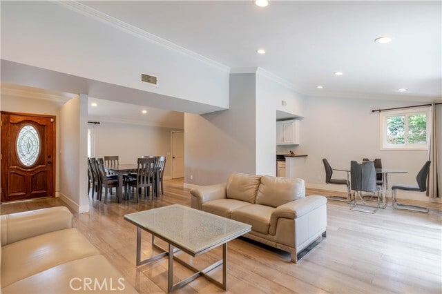 Photo - 9518 Ruffner Ave