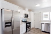 Photo - 942 E 65th St House