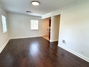 Photo - Adorable Beach-Close 2 Bedroom Bungalow in... House
