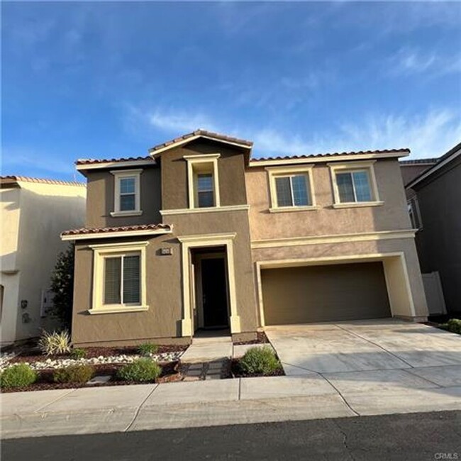 Stunning 4-bedroom, 3-bathroom home - Stunning 4-bedroom, 3-bathroom home
