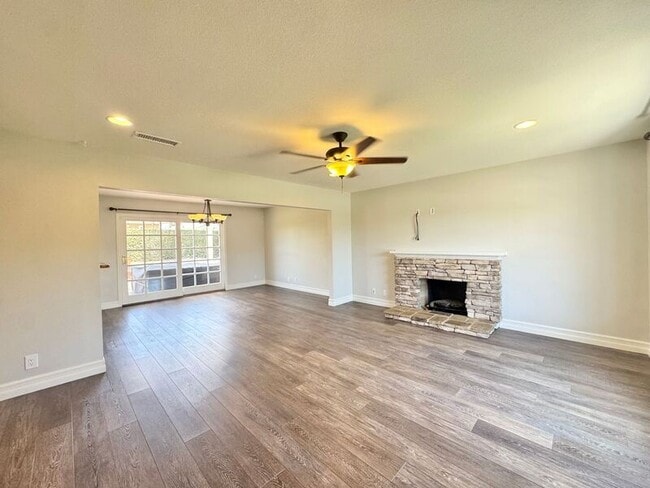 Photo - 1530 Rogue St