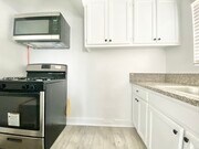 Photo - 975 S Oxford Ave Apartment Unit 23