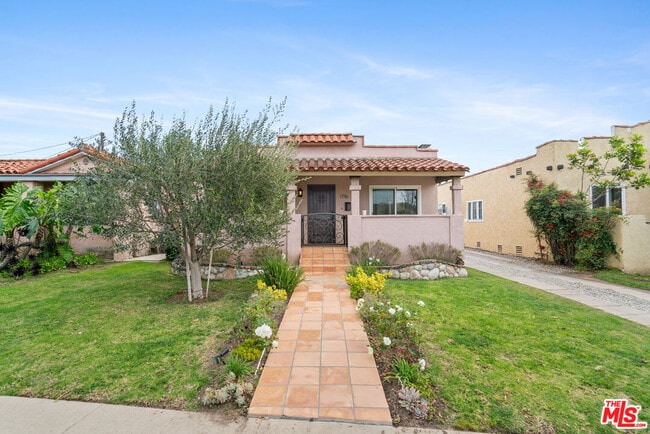 Building Photo - 1716 S Genesee Ave