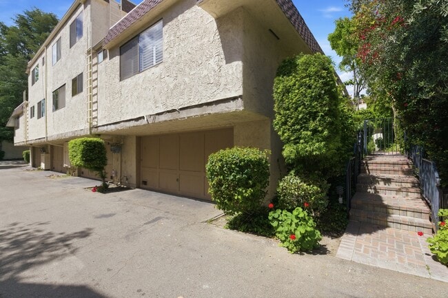 Photo - 6225 Shoup Ave