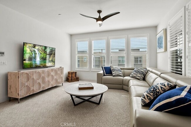 Photo - 321 Doheny Way