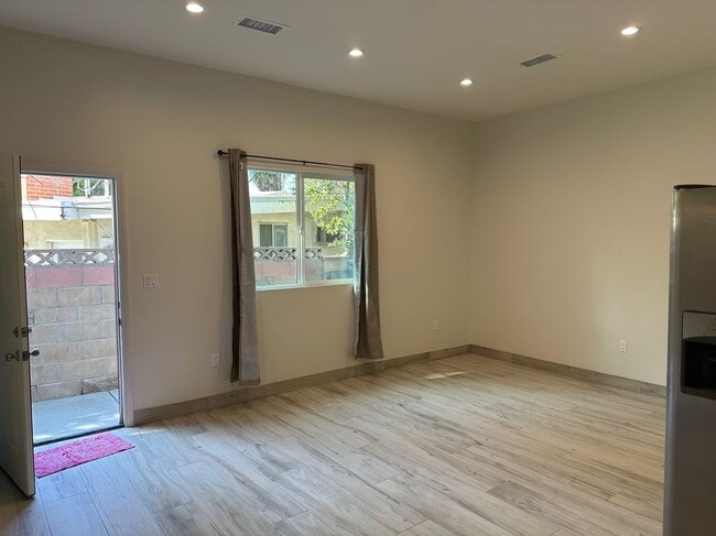 Building Photo - 23110 1/2 West Mulholland Drive