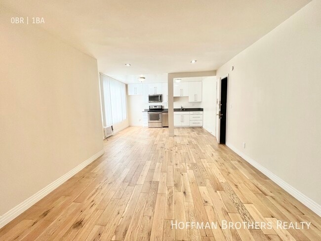 Building Photo - 400 S Berendo St