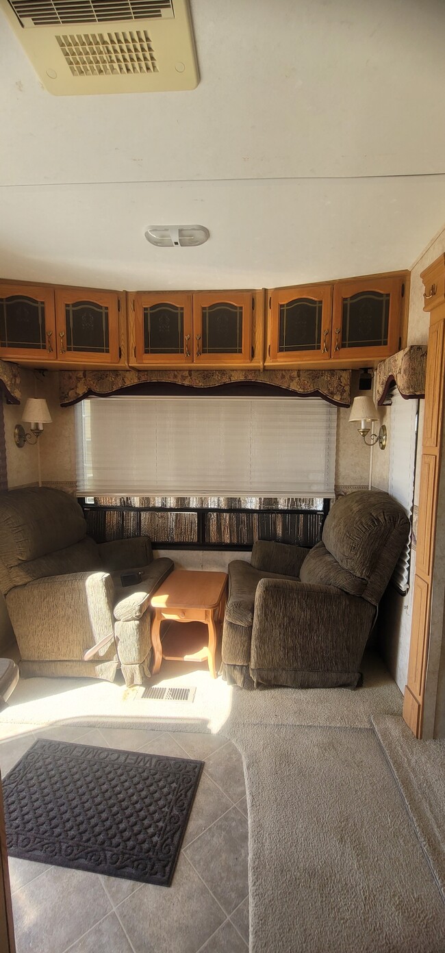 Photo - 218 W Carson St