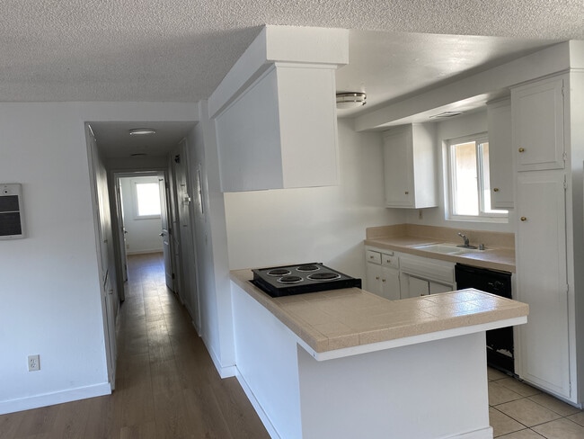 Kitchen - 1313 Beryl St Unit D