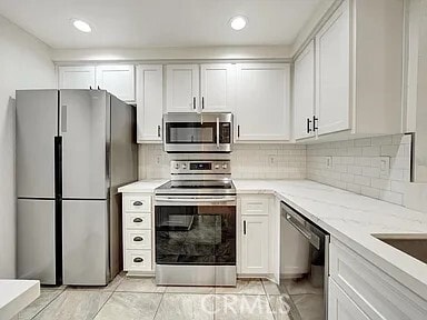 Building Photo - 3867 Thorncroft Ln