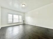 Photo - 913 Grattan St Apartment Unit 105