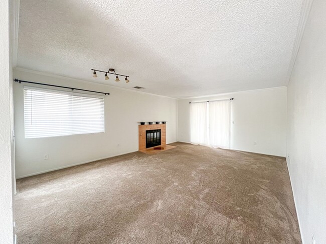 Photo - Homey 2 Bedroom 2 Bathroom Near Base