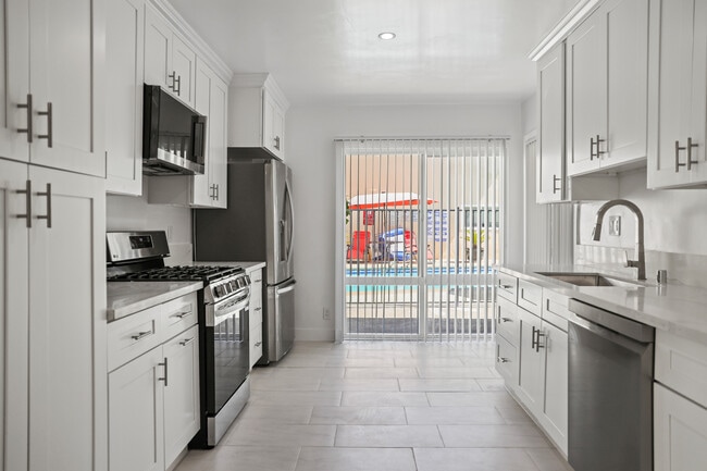 Building Photo - 11860 Chandler Blvd Unit 10 Rental