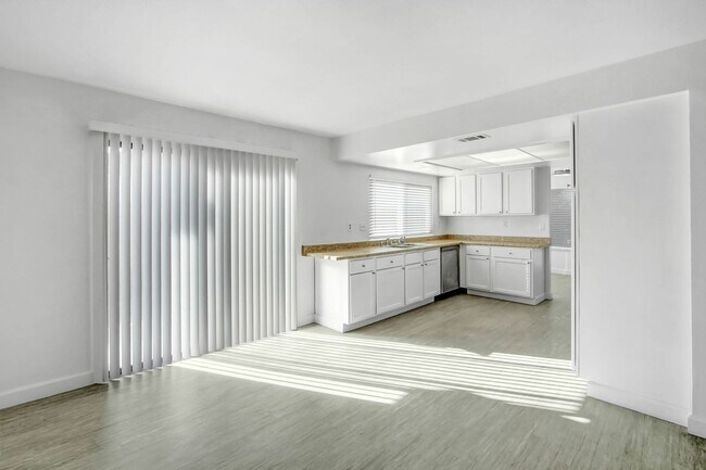 Photo - 2279 N Sycamore Ave