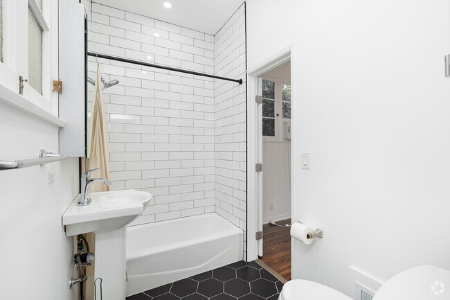 2BR, 1.5BA - 675SF - Bathroom - 8214 Norton Ave