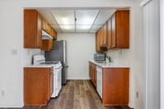 2BD, 2BA - 830SF - Kitchen - Veteran Plaza