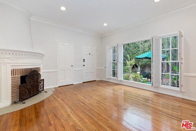 Photo - 208 S El Camino Dr