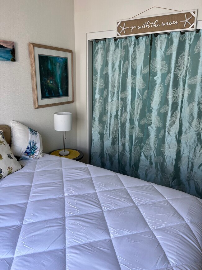 Photo - 21851 Newland St