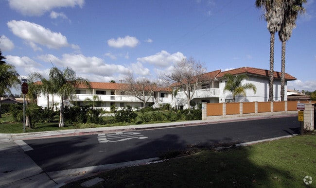 Building Photo - Sunset Drive Apartments