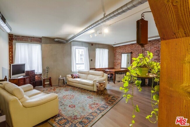 Photo - 527 Molino St Unit 310