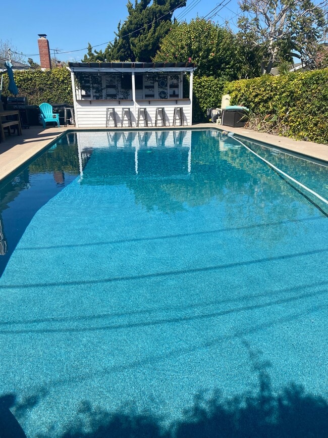 Photo - 2894 Fidler Ave