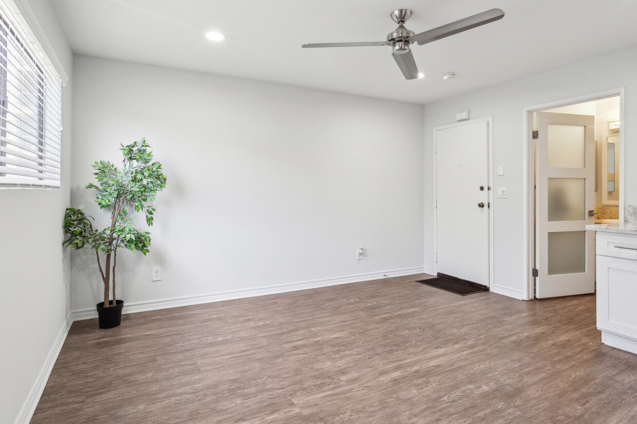 Floor Plan - Studio (Includes utilities & parking)
