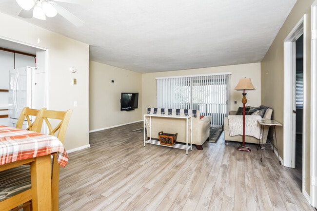 Photo - 2530 Clairemont Dr