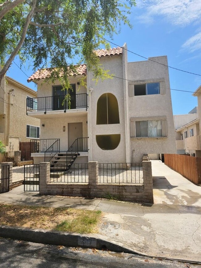 Building Photo - 519 N Francisca Ave Unit #1