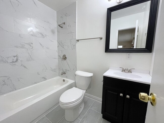 Photo - 2841 Montrose Ave