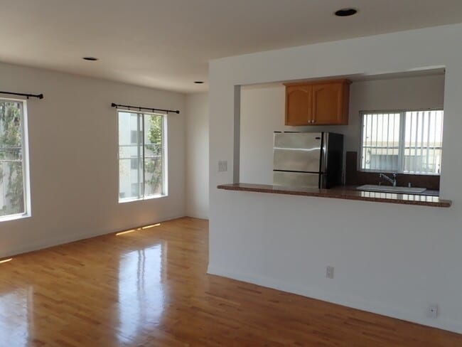 Photo - 1025 Idaho Ave Apartment Unit 11