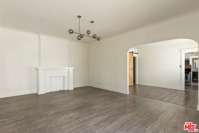 Photo - 1553 N Stanley Ave