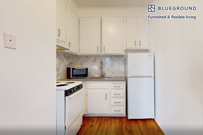 Photo - 10965 Rochester Ave Unit SI ID7073A