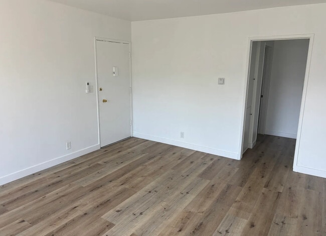 Photo - 3745 S Bentley Ave