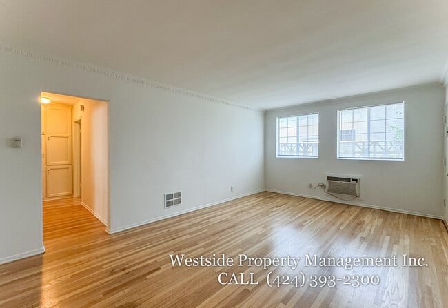 Photo - 244 S Doheny Dr