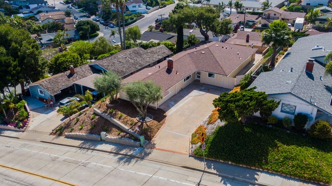 Photo - 1830 Illion St