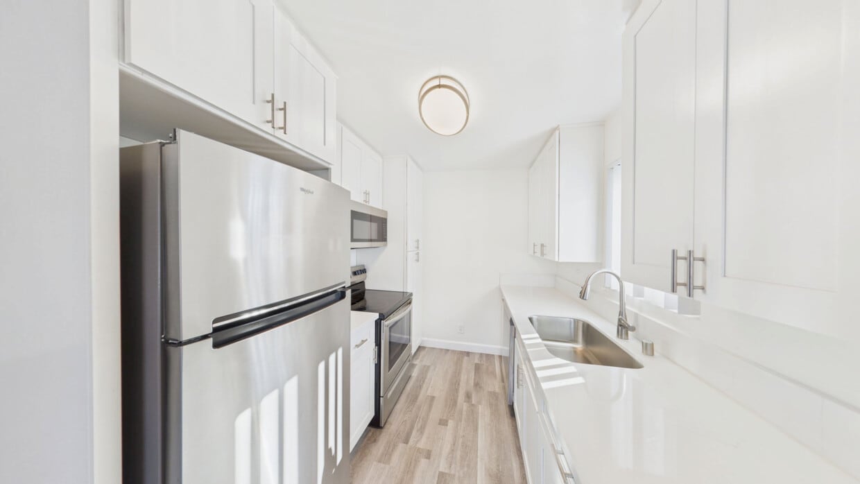 3D Tour - Gilmore  Apartments Van Nuys