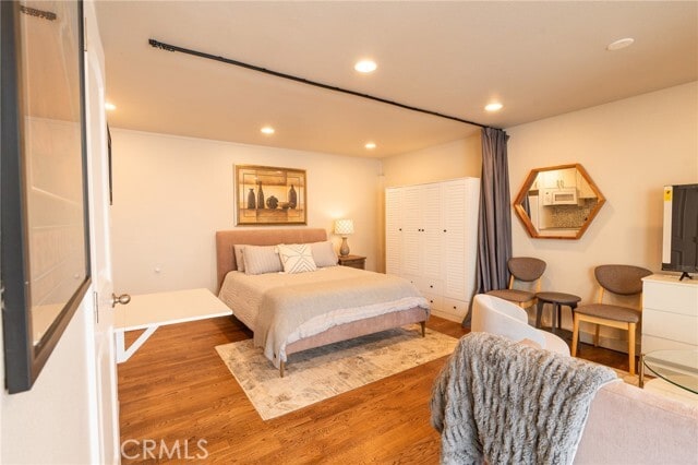 Building Photo - 327 3rd St Unit V